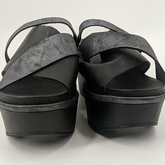 *Sold*NWT ANTELOPE Platform Shimmery Sandals - Picture 2 of 9